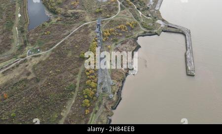 Strompylontürme 400 kV Thames Crossing Swanscombe, Kent, Drohnenaufnahme über dem Kopf Stockfoto