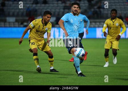 27th. November 2021; Netstrata Jubilee Stadium, Sydney, NSW, Australien: A-League Football, Sydney FC gegen MacArthur;Paulo Retre vom Sydney FC spielt den Ball nach vorne Stockfoto