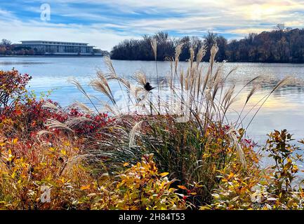 Ruhige Zeit am Potomac River am Kennedy Center Stockfoto