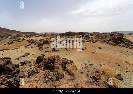 Wüstenlandschaft von Las Canadas Caldera des Teide Vulkans. Mirador (Aussichtspunkt) Minas de San Jose Sur. Teneriffa. Kanarische Inseln. Spanien. Stockfoto