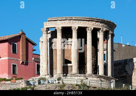 Ruinen des Vesta-Tempels (2nd Jh. v. Chr.), Villa Gregoriana, Tivoli, Latium, Italien Stockfoto