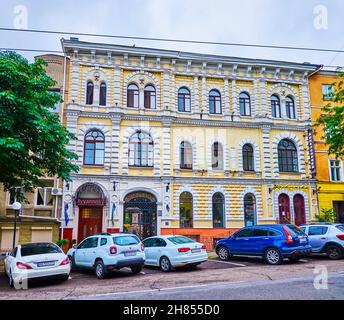 ODESSA, UKRAINE - 19. Juni 2021: Das malerische historische Herrenhaus in der Altstadt, nowaday dient als Ayvazovsky Hotel, am 19. Juni in Odessa Stockfoto