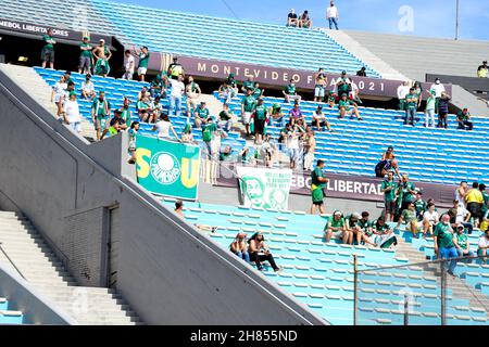 27. November 2021, uruguai, montevideo, USA: CONMEBOL Libertadores Finale: Palmeiras und Flamengo. 27. November 2021, Montevideo, Uruguay: Fans kurz vor dem Fußballspiel zwischen Palmeiras und Flamengo im Centenario-Stadion in Montevideo, Uruguay, gültig für das Finale der CONMEBOL Libertadores am Samstag (27). Bild: Leco Viana/TheNews2 (Bild: © Leco Viana/TheNEWS2 via ZUMA Press Wire) Stockfoto