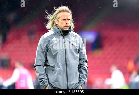 London, Großbritannien. 27th. November 2021. Austin MacPhee vom Aston Villa FC vor dem Premier League-Spiel zwischen Crystal Palace und Aston Villa im Selhurst Park, London, England am 27. November 2021. Foto von Phil Hutchinson. Nur zur redaktionellen Verwendung, Lizenz für kommerzielle Nutzung erforderlich. Keine Verwendung bei Wetten, Spielen oder Veröffentlichungen einzelner Clubs/Vereine/Spieler. Kredit: UK Sports Pics Ltd/Alamy Live Nachrichten Stockfoto