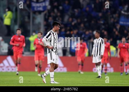 Turin, Italien. 27th. November 2021. Paulo Dybala von Juventus FC sieht im Allianz Stadium am 27. November 2021 in Turin, Italien, beim Spiel der Serie A zwischen Juventus FC und Atalanta BC, niedergeschlagen aus. Quelle: Marco Canoniero/Alamy Live News Stockfoto