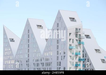 Aarhus, Dänemark - 19. September 2013: Eisberg-Gebäude in Aarhus. Das Iceberg ist ein einzigartiges Apartmentgebäude im Hafengebiet, die Insel Aarhus Stockfoto