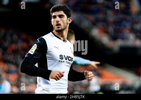 Valencia, Spanien. 27th. November 2021. Goncalo Guedes von Valencia CF in Aktion gesehen während der spanischen La Liga, Fußballspiel zwischen Valencia CF und Rayo Vallecano im Mestalla Stadion.(Endstand; Valencia CF 1:1 Rayo Vallecano) Credit: SOPA Images Limited/Alamy Live News Stockfoto