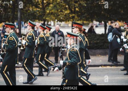 London, Großbritannien - 2021.11.13: Das Romford Drum & Trumpet Corps bei der Show der Lord Mayors of London Stockfoto