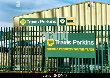 Warminster, Wiltshire, Großbritannien - 12 2021. Oktober: Die Travis Perkins bauen Händler in Stephens Way, Warminster Business Park, Wiltshire, England Stockfoto