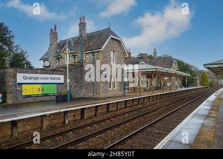 07.11.2021 Grange over Sands, Cumbria, Großbritannien. Bahnhof in Grange über Sands in Cumbria. Stockfoto