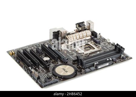 Сomputer Mainboard Asus H97-pro lga 1150, isoliert auf weißem Hintergrund Stockfoto