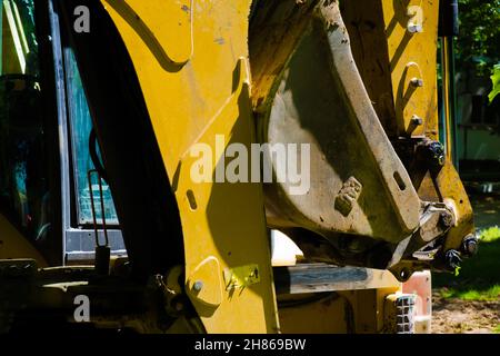 Bagger auf Sandkasten während Erdarbeiten . Hochwertige Fotos Stockfoto