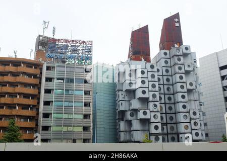 Der Nakagin Capsule Tower in Tokio, Japan. Stockfoto