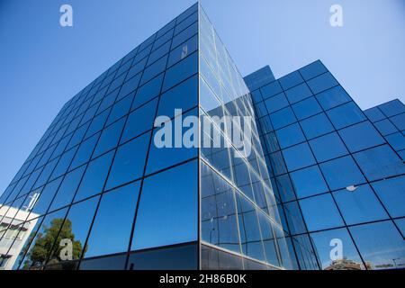 Neu und Alt in der Innenstadt von Haifa, Israel Stockfoto