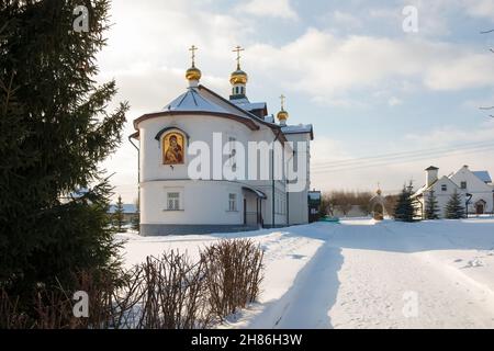 Kirche der Ikone der Gottesmutter Wladimir im Dorf Borodino, Stadtteil Mytischtschi, Region Moskau, Russland Stockfoto