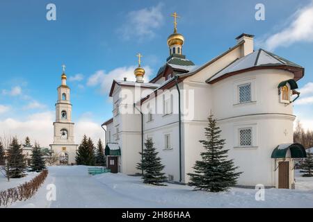 Kirche der Ikone der Gottesmutter Wladimir im Dorf Borodino, Stadtteil Mytischtschi, Region Moskau, Russland Stockfoto