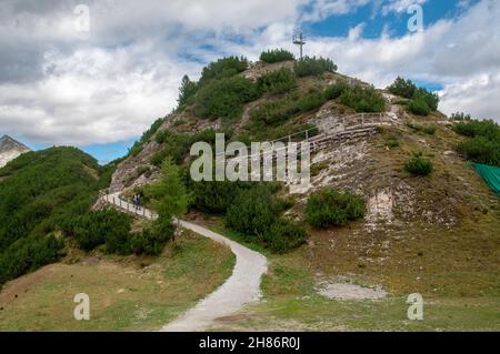 Alpenlandschaft. Fotografiert im Skigebiet Schlick 2000, Stubai, Tirol, Österreich im September Stockfoto