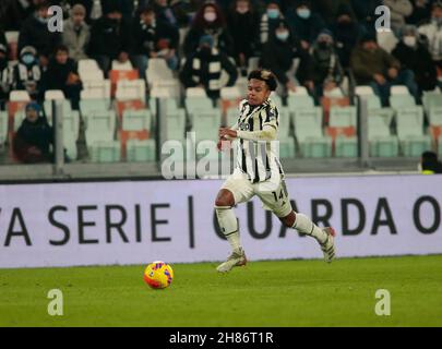 Weston Mckennie (FC Juventus) während des italienischen Meisterschaftsspiels Serie A zwischen dem FC Juventus und Atalanta BC am 27. November 2021 im Allianz Stadium in Turin, Italien - Foto: Nderim Kaceli/DPPI/LiveMedia Stockfoto