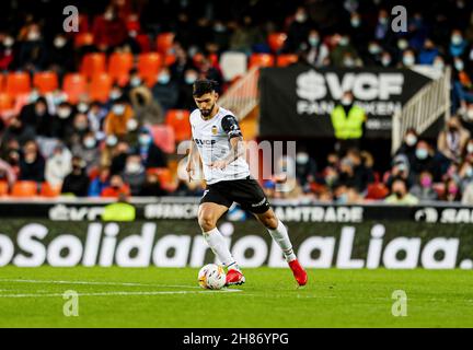 Omar Alderete aus Valencia während des Fußballspiels der spanischen Meisterschaft La Liga zwischen Valencia CF und Rayo Vallecano am 27. November 2021 im Mestalla-Stadion in Valencia, Spanien - Foto: Ivan Terron/DPPI/LiveMedia Stockfoto