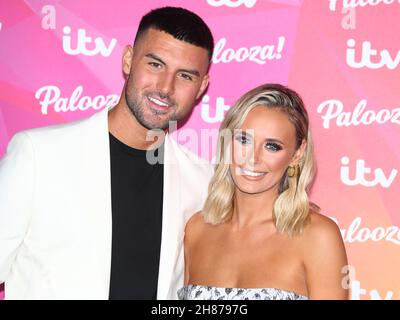 Liam Reardon und Millie Court kommen zum ITV Palooza 2021 in der Royal Festival Hall, London, UK 23rd. November 2021 Stockfoto