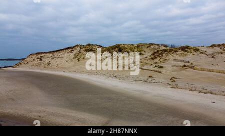 Einstürzende Sanddüne, Authie Bay, Pas-de-Calais, Nordwestfrankreich Stockfoto