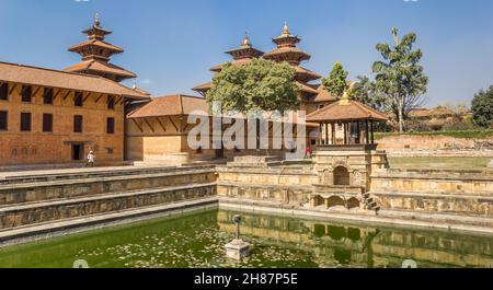 Bhandarkhal Wassertank und Tempel in der historischen Stadt Patan, Nepal Stockfoto