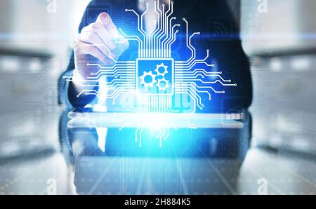 Getriebe-Mechanismus auf dem virtuellen Bildschirm. Automatisierung und Ablauf von Geschäftsprozessen. Geschäfts- und Technologiekonzept. Stockfoto