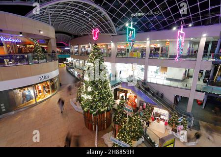 Weihnachten im Trinity Shopping Center in Leeds, West Yorkshire, Großbritannien Stockfoto