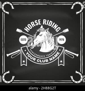 Reitersportverein Abzeichen, Aufnäher, Emblem, Logo. Vektorgrafik. Vintage monochrome Reitsport-Label mit Pferdekopf, Reitkultur Stock Vektor