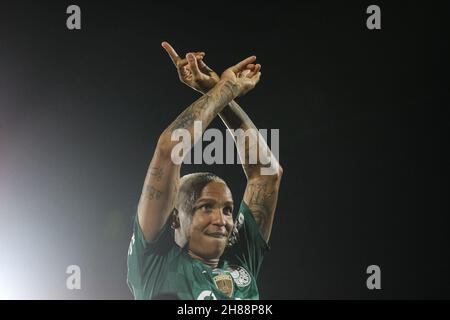 27th. November 2021; Centenario Stadium, Montevideo, Uruguay; Finale Copa Libertadores, Palmeiras gegen Flamengo; Deyverson von Palmeiras feiert nach dem Spiel Stockfoto