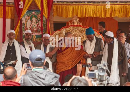 Disket, Nubra Valley.Indien.13. Juli 2017. Seine Heiligkeit, der Dalai Lama, 14, hat drei Tage lang über Kamalashilas „Phasen der Meditation“ gelehrt. Stockfoto