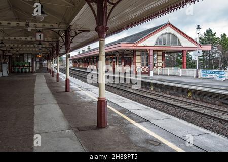 Aviemore Railway Station, ein denkmalgeschützter Bahnhof von hohem historischen Wert. Stockfoto