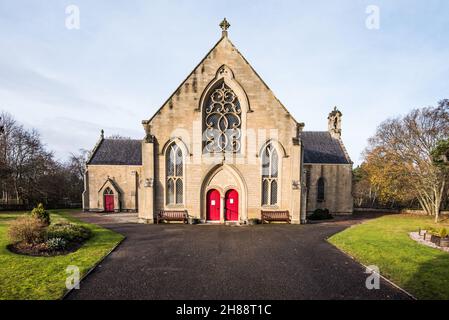 Inverallan Parish Church, (Church of Scotland), in der Nähe von Aviemore und in der Stadt Grantown-on-Spey, Cairngorms National Park. Highlands, Schottland. Stockfoto