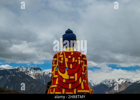 Langza Buddha Statue an einem bewölkten Tag Stockfoto