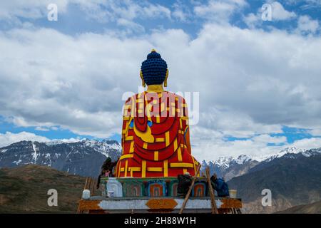 Langza Buddha Statue an einem bewölkten Tag Stockfoto