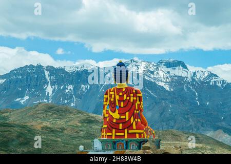 Langza Buddha Statue an einem bewölkten Tag Stockfoto