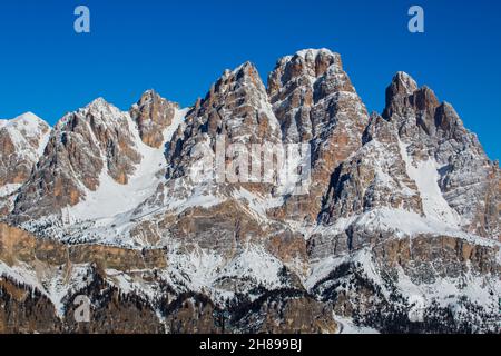 Dolomiten Dolomiti Italien im Winter schöne alpen Winter Berge Cortina d'Ampezzo Faloria Skigebiet Stockfoto