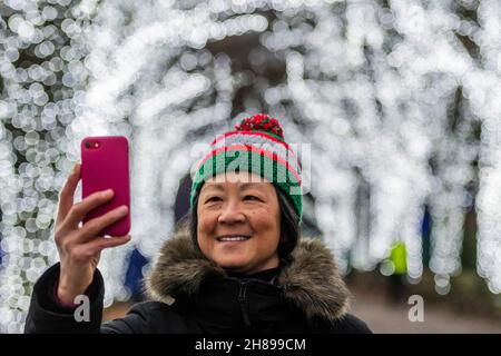London, Großbritannien. 28th. November 2021. Die Lichter sind jetzt für Weihnachten im Kenwood House für 2021 eingeschaltet. Kredit: Guy Bell/Alamy Live Nachrichten Stockfoto