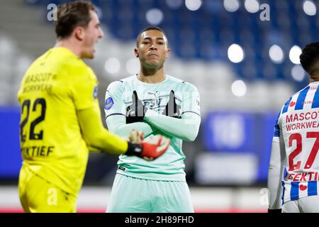 HEERENVEEN, NIEDERLANDE - 28. NOVEMBER: Carlos Vinicius vom PSV feiert das erste Tor seiner Seite beim niederländischen Eredivisie-Spiel zwischen SC Heerenveen und PSV am 28. November 2021 im Abe Lenstra Stadion in Heerenveen, Niederlande (Foto: Peter Lous/Orange Picles) Stockfoto