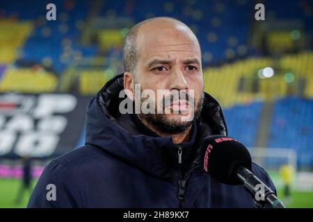 ARNHEM, NIEDERLANDE - 28. NOVEMBER: Trainer Pascal Jansen von AZ Alkmaar während des niederländischen Eredivisie-Spiels zwischen Vitesse und AZ Alkmaar am 28. November 2021 in Gelredome in Arnhem, Niederlande (Foto: Broer van den Boom/Orange Picts) Stockfoto