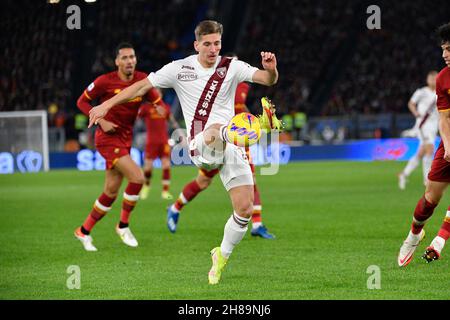 Rom, Italien. 28th. November 2021. Dennis Praet (Turin FC) während der Italienischen Fußball-Liga Ein 2021/2022-Match zwischen AS Roma und Turin FC am 28. November 2021 im Olimpic Stadium in Rom. Kredit: Unabhängige Fotoagentur/Alamy Live Nachrichten Stockfoto