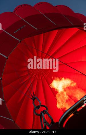 Heißluftballon wird ausgelöst Stockfoto