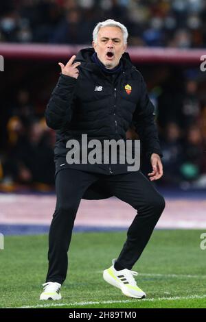 José' Mourinho-Cheftrainer von Roma feiert am Ende der italienischen Meisterschaft Serie Ein Fußballspiel zwischen AS Roma und dem FC Turin am 28. November 2021 im Stadio Olimpico in Rom, Italien - Foto Federico Proietti / DPPI Stockfoto