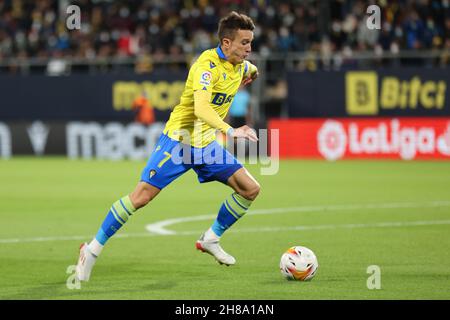 Cisz, Cisz, Spanien. 28th. November 2021. Salvi von Cadiz CF beim La Liga Santader-Spiel zwischen Cadiz CF und tletico de Madrid am 28. November 2021 in Nuevo Mirandilla in Cadiz, Spanien. (Bild: © Jose Luis Contreras/DAX via ZUMA Press Wire) Stockfoto