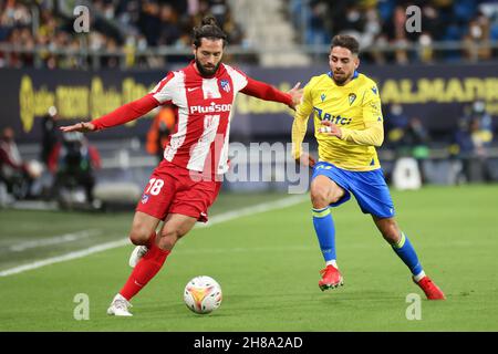 Cisz, Cisz, Spanien. 28th. November 2021. Am 28. November 2021 fand im Nuevo Mirandilla in Cadiz, Spanien, der Spanier von Atletico de Madrid, im Spiel der Liga Santader zwischen Cadiz CF und tletico de Madrid statt. (Bild: © Jose Luis Contreras/DAX via ZUMA Press Wire) Stockfoto