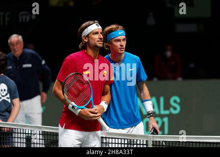 Madrid Arena, Casa de Campo, Madrid, Spanien. 28th. November 2021. Davis Cup Tennis: SPANIEN / RUSSISCHE FÖDERATION - Einzel - Feliciano López (ESP) / Andrey Rublev (RTF). Madrid Arena, Casa de Campo, Madrid, Spanien. Kredit: EnriquePSans/Alamy Live Nachrichten Stockfoto