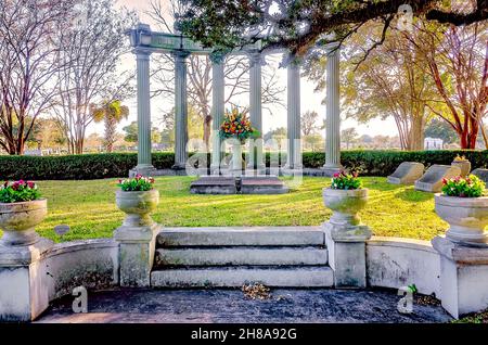 Das Bellingrath-Morse Memorial ist auf dem Magnolia Cemetery, 26. November 2021, in Mobile, Alabama, abgebildet. Stockfoto