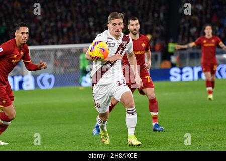 Rom, Italien. 28th. November 2021. Dennis Praet (Turin FC) während der Italienischen Fußball-Liga Ein 2021/2022-Match zwischen AS Roma und Turin FC am 28. November 2021 im Olimpic Stadium in Rom. Kredit: Unabhängige Fotoagentur/Alamy Live Nachrichten Stockfoto