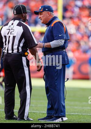 Denver, CO, USA. 28th Nov, 2021. In der ersten Hälfte des Fußballspiels zwischen den Denver Broncos und Los Angeles Chargers am Empower Field in Denver, CO. Derek Regensburger/CSM/Alamy Live News Stockfoto