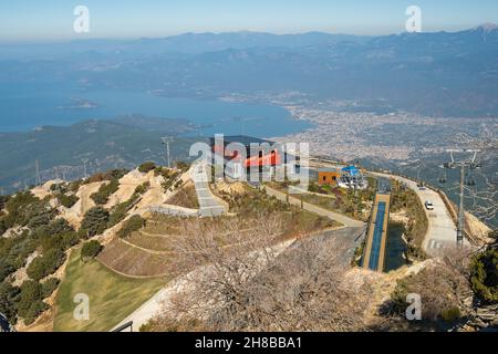 Babadag Bergbahn-Station zu den Städten Oludeniz und Fethiye in der Türkei. Stockfoto